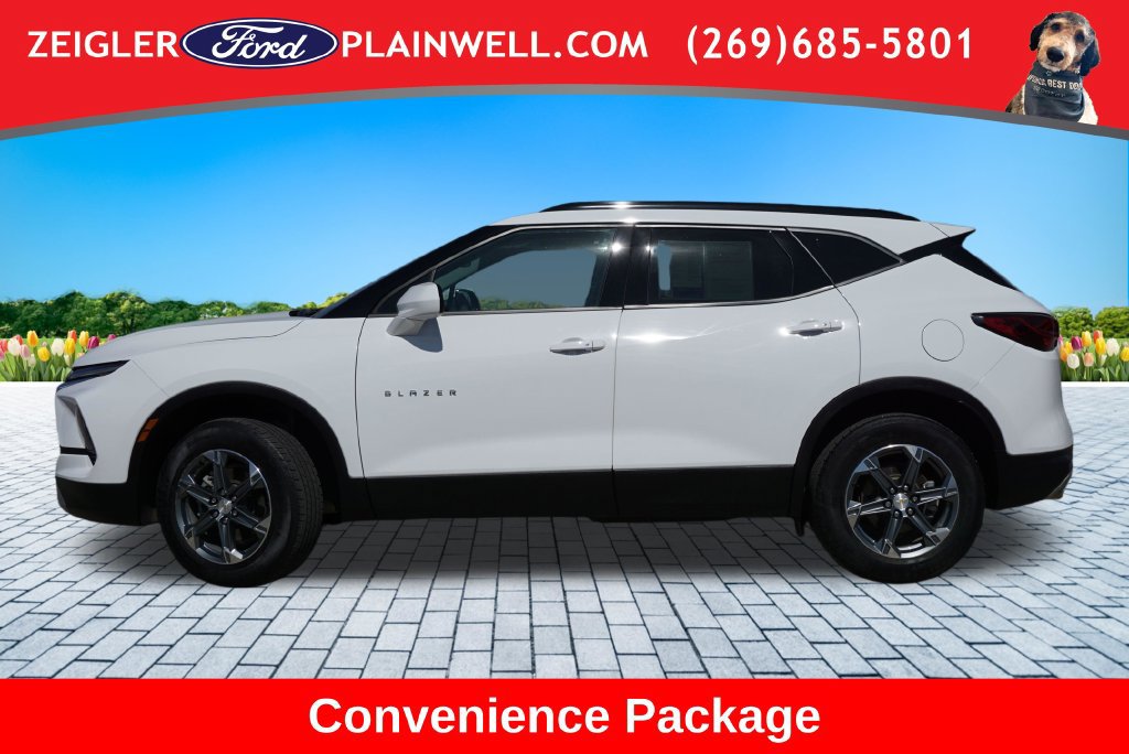 Used 2024 Chevrolet Blazer LT w/ Convenience Package FWD image 2