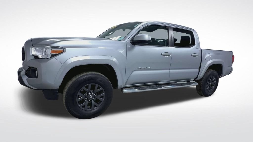 Used 2022 Toyota Tacoma SR5 AWD/4WD image 4
