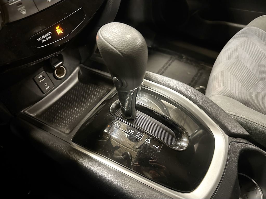 Used 2016 Nissan Rogue S image 18