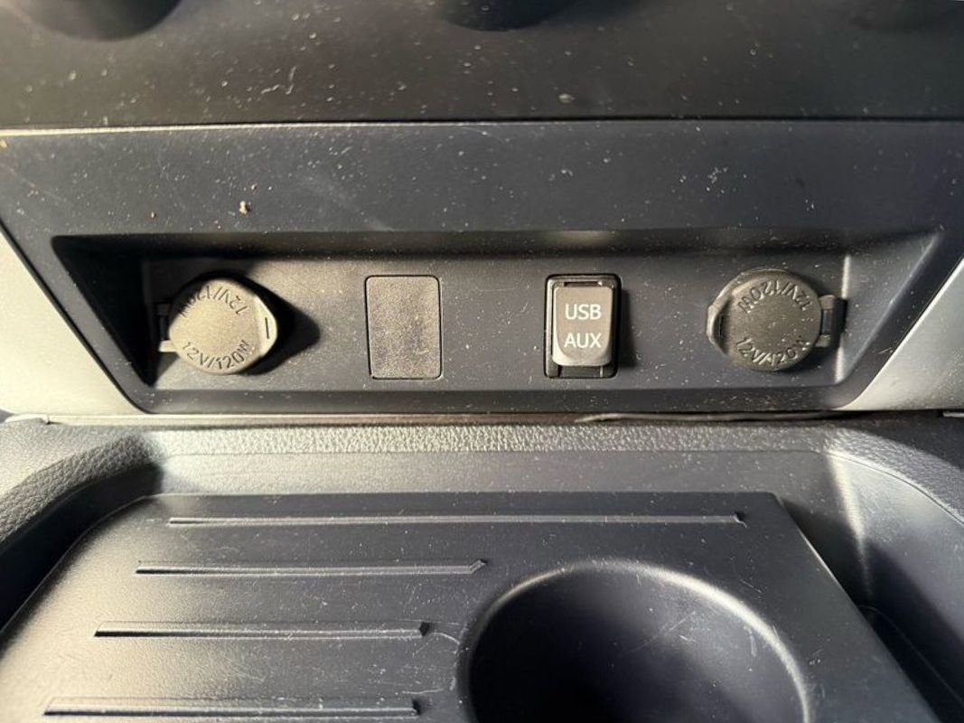 Used 2018 Toyota Tundra SR5 w/ SR5 Upgrade Package image 33