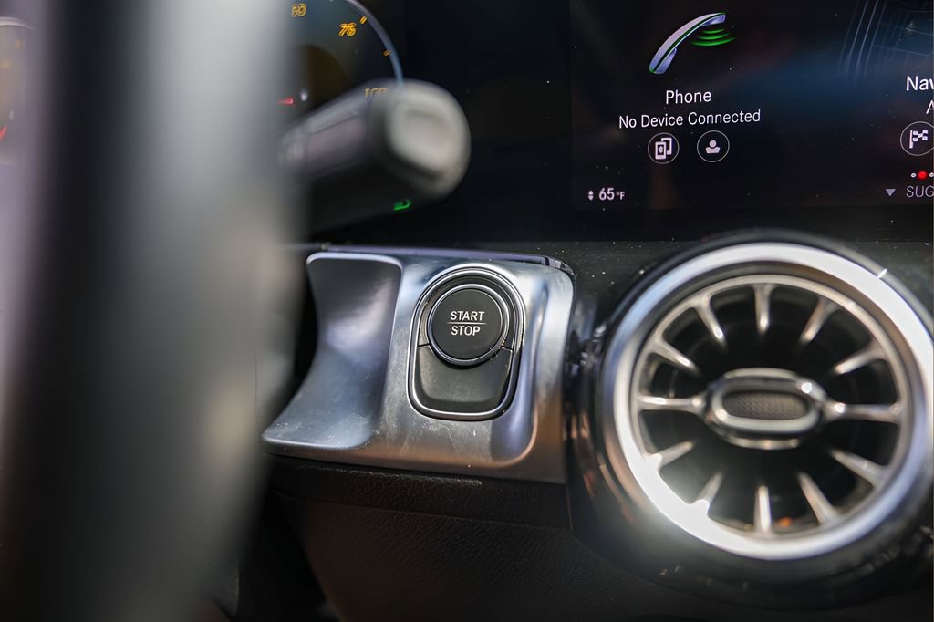 Used 2023 Mercedes-Benz EQB 350 4MATIC SUV image 17