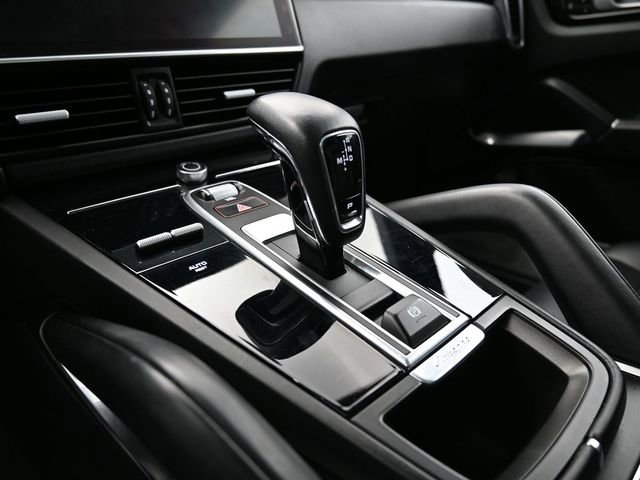 Used 2020 Porsche Cayenne Turbo AWD/4WD image 16
