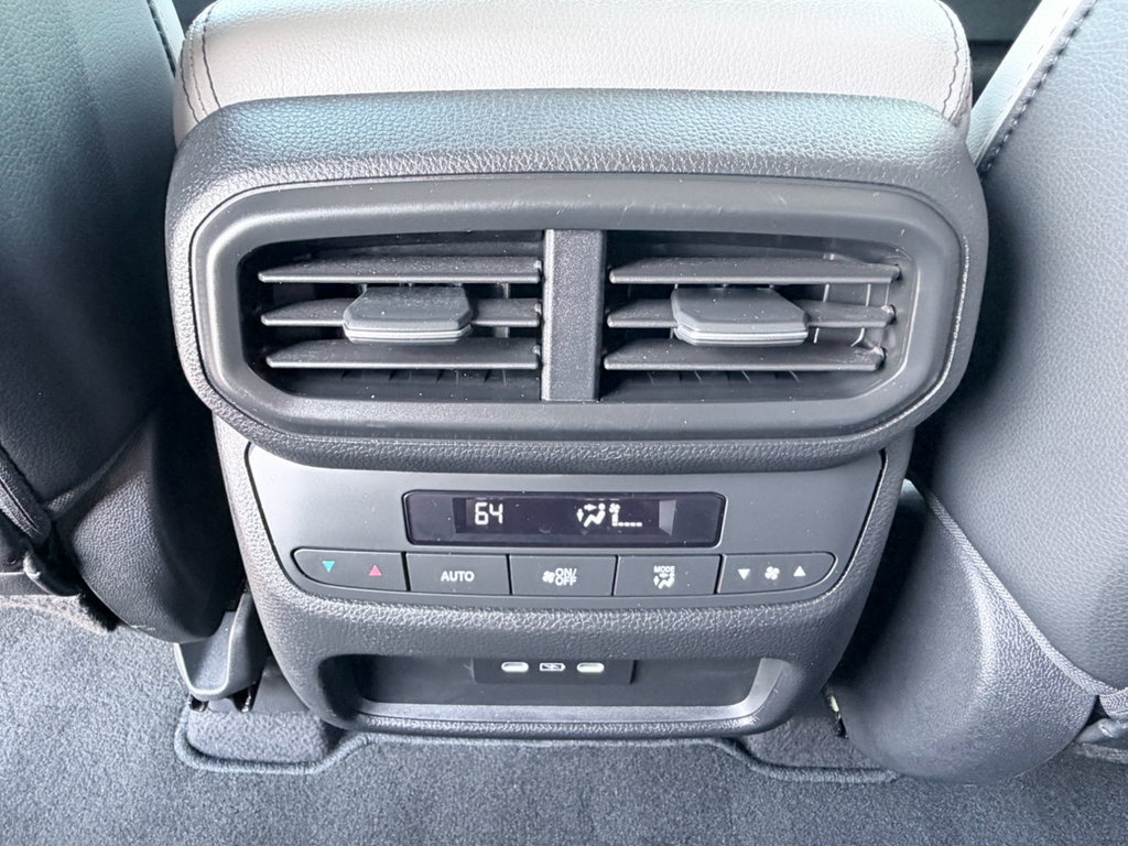 Used 2025 Honda Pilot EX-L image 29