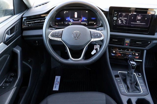 Used 2025 Volkswagen Jetta S FWD image 4