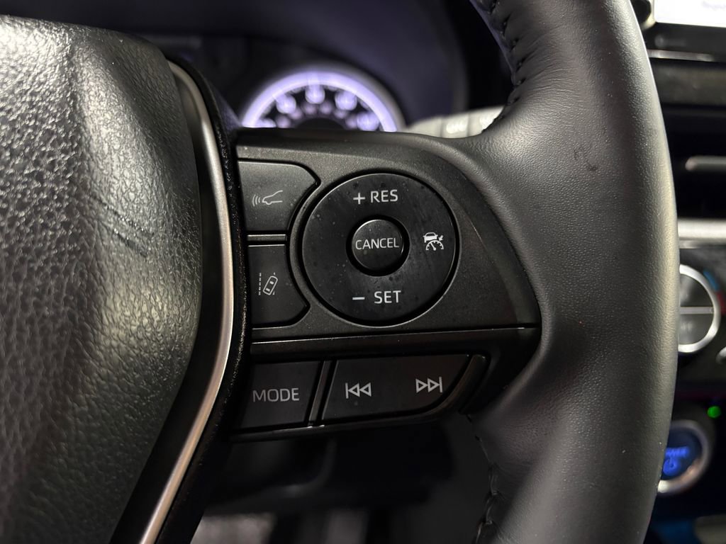 Used 2022 Toyota Venza LE image 20
