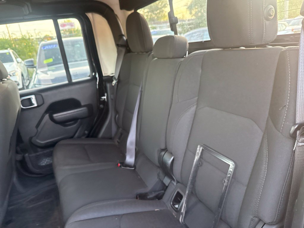 Used 2023 Jeep Gladiator Sport AWD/4WD image 16