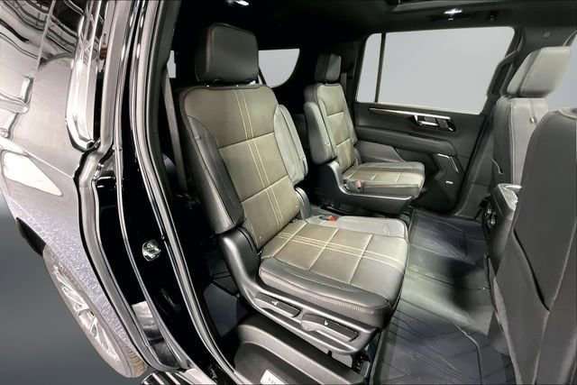New 2026 Chevrolet Suburban High Country AWD/4WD image 11