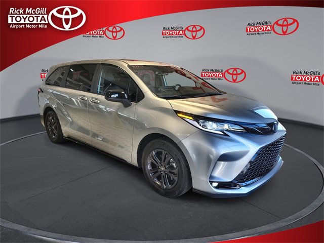 Certified 2025 Toyota Sienna XSE image 1