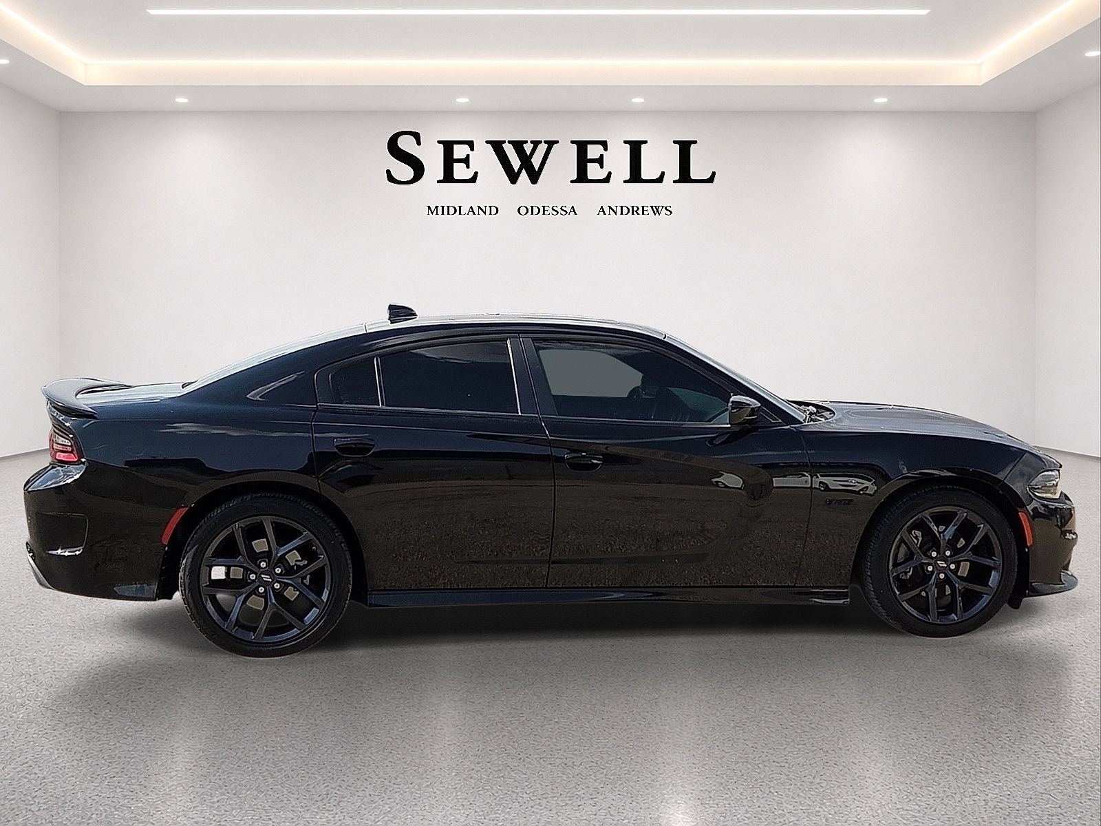 Used 2023 Dodge Charger R/T w/ Plus Group RWD image 5