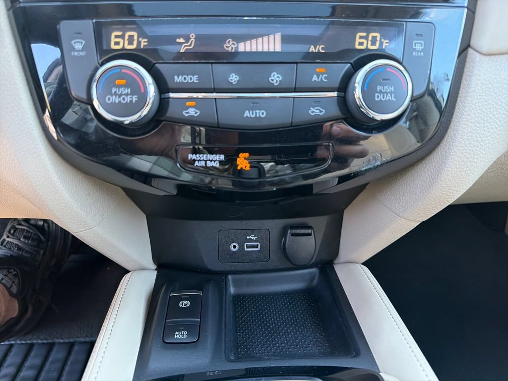 Used 2020 Nissan Rogue SL w/ Premium Package FWD image 30