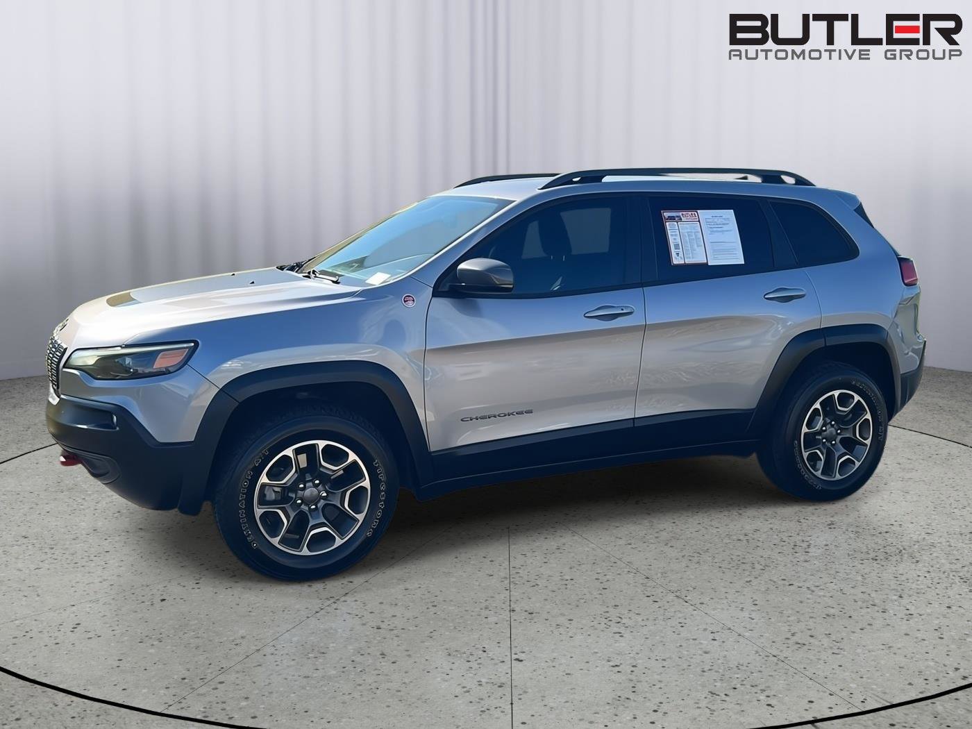 Used 2020 Jeep Cherokee Trailhawk AWD/4WD image 3