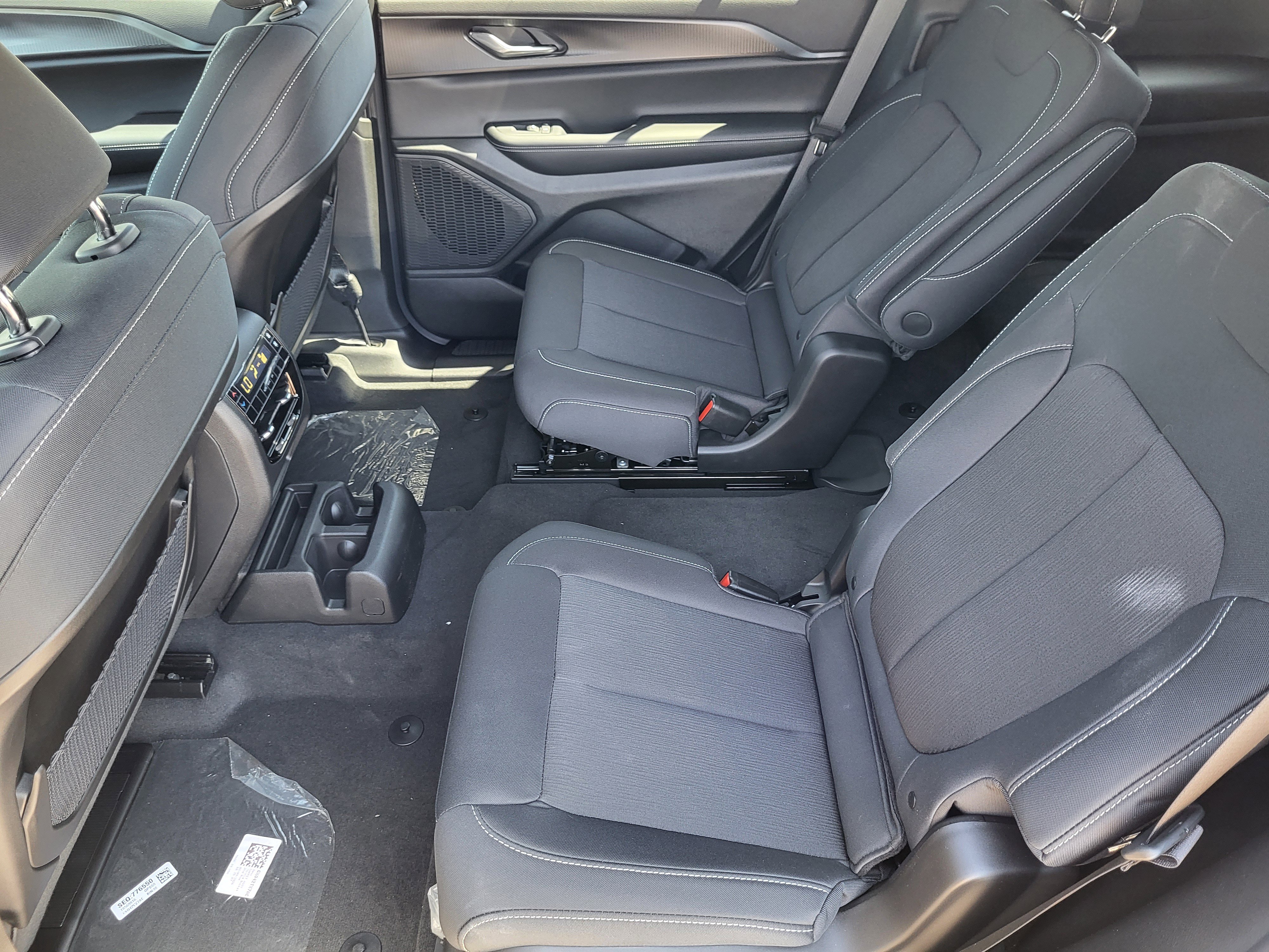 New 2026 Jeep Grand Cherokee L Laredo AWD/4WD image 38