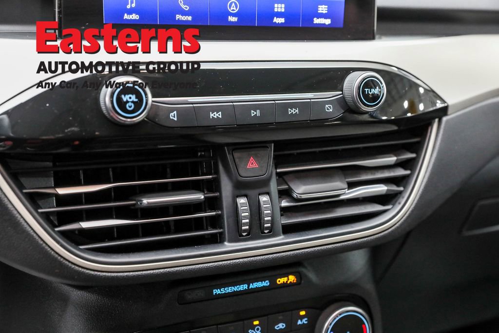 Used 2022 Ford Escape SE image 20