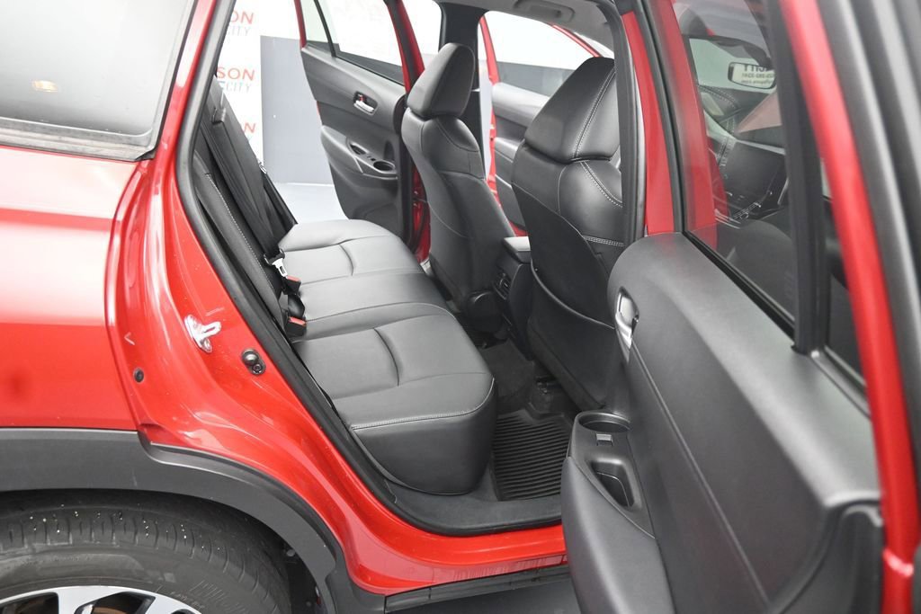 Used 2022 Toyota Corolla Cross XLE FWD image 23