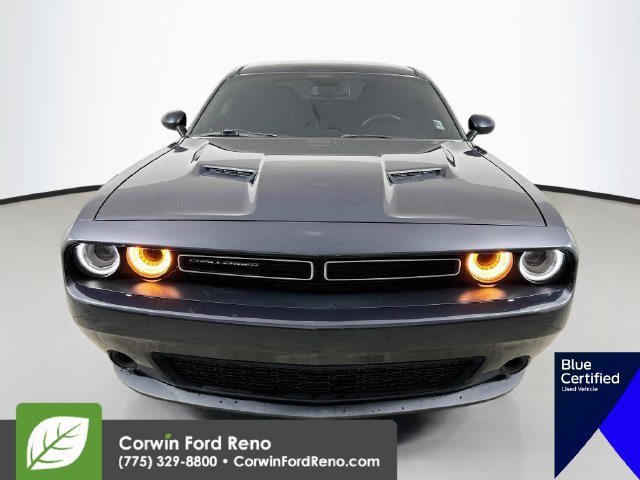 Used 2018 Dodge Challenger SXT RWD image 2