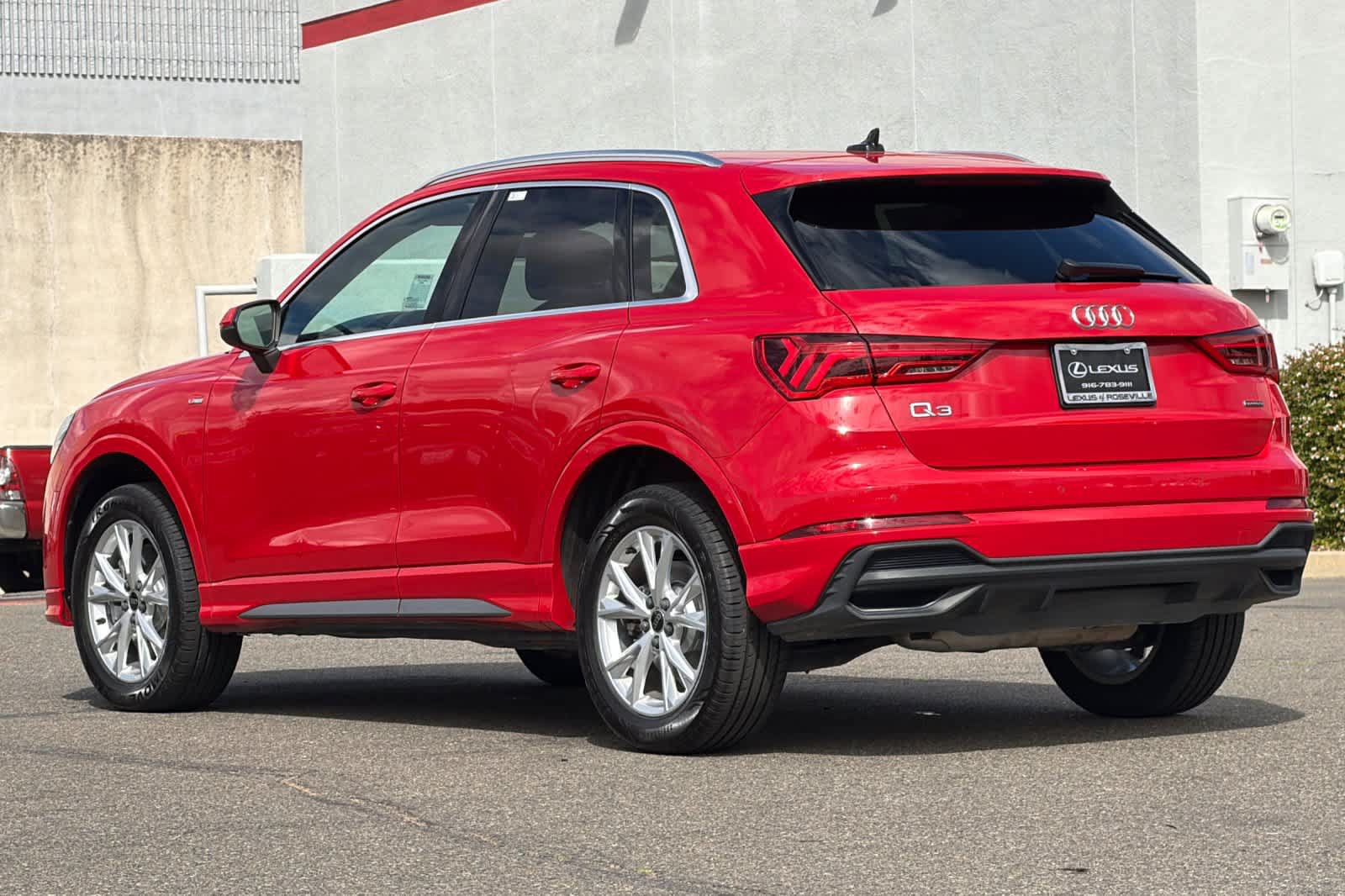 Used 2025 Audi Q3 2.0T Premium AWD/4WD image 7