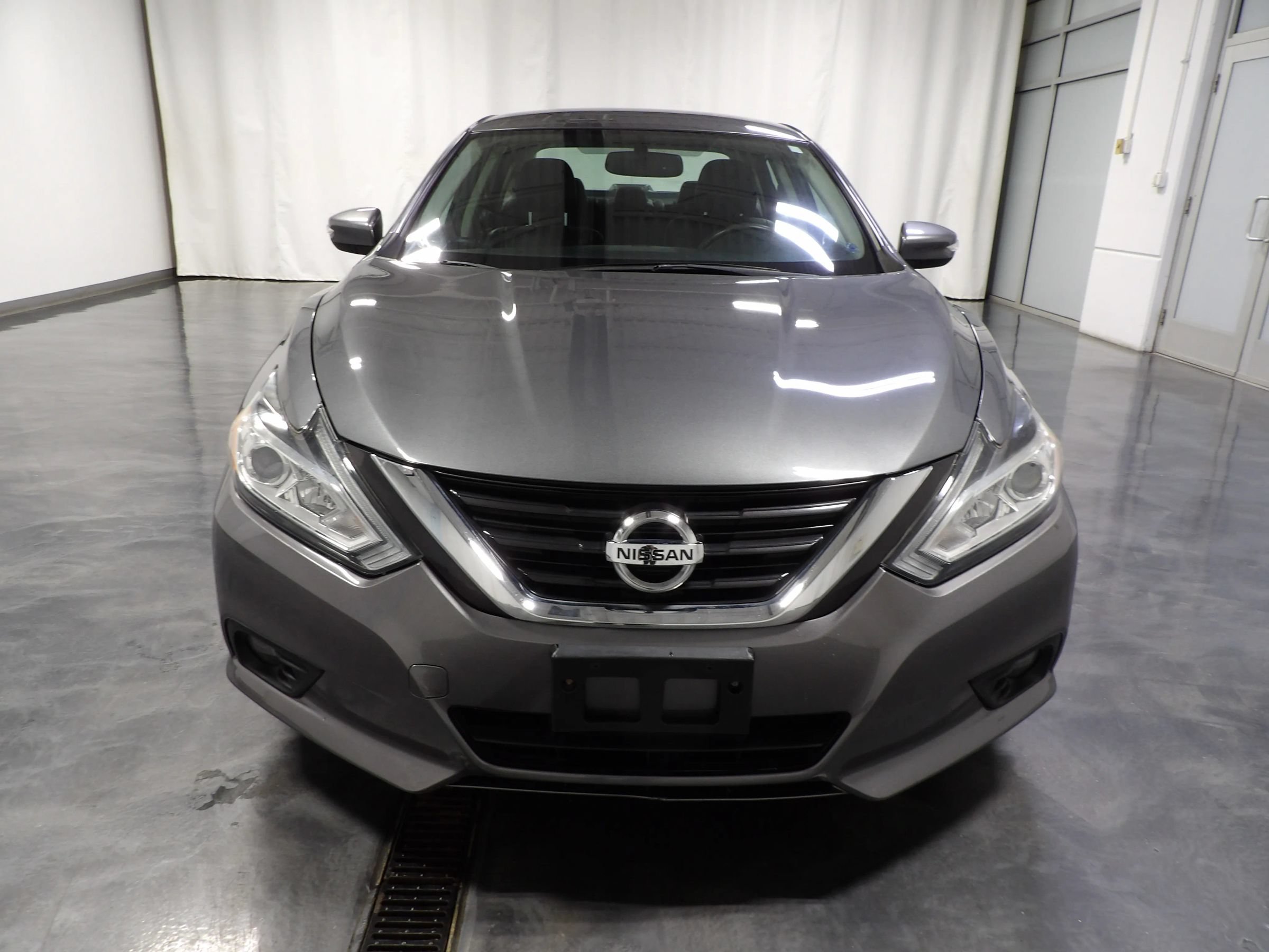 Used 2018 Nissan Altima 2.5 SL FWD image 2