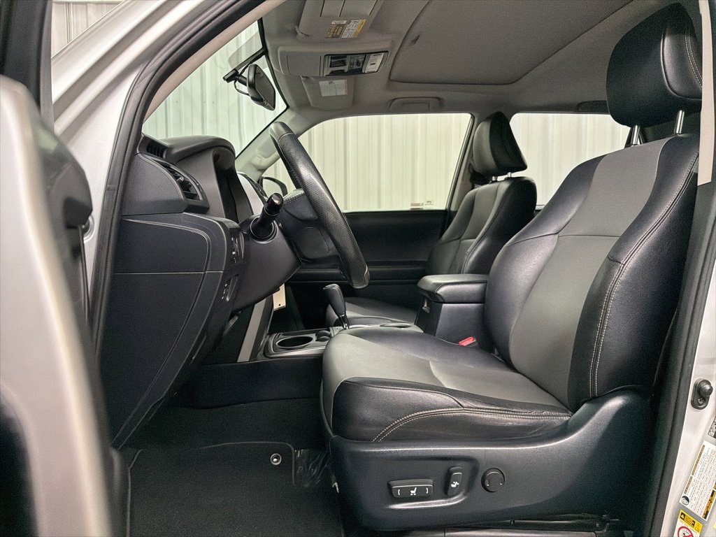 Used 2018 Toyota 4Runner SR5 Premium image 10