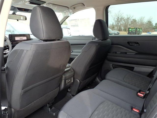 New 2026 Nissan Pathfinder SV image 27