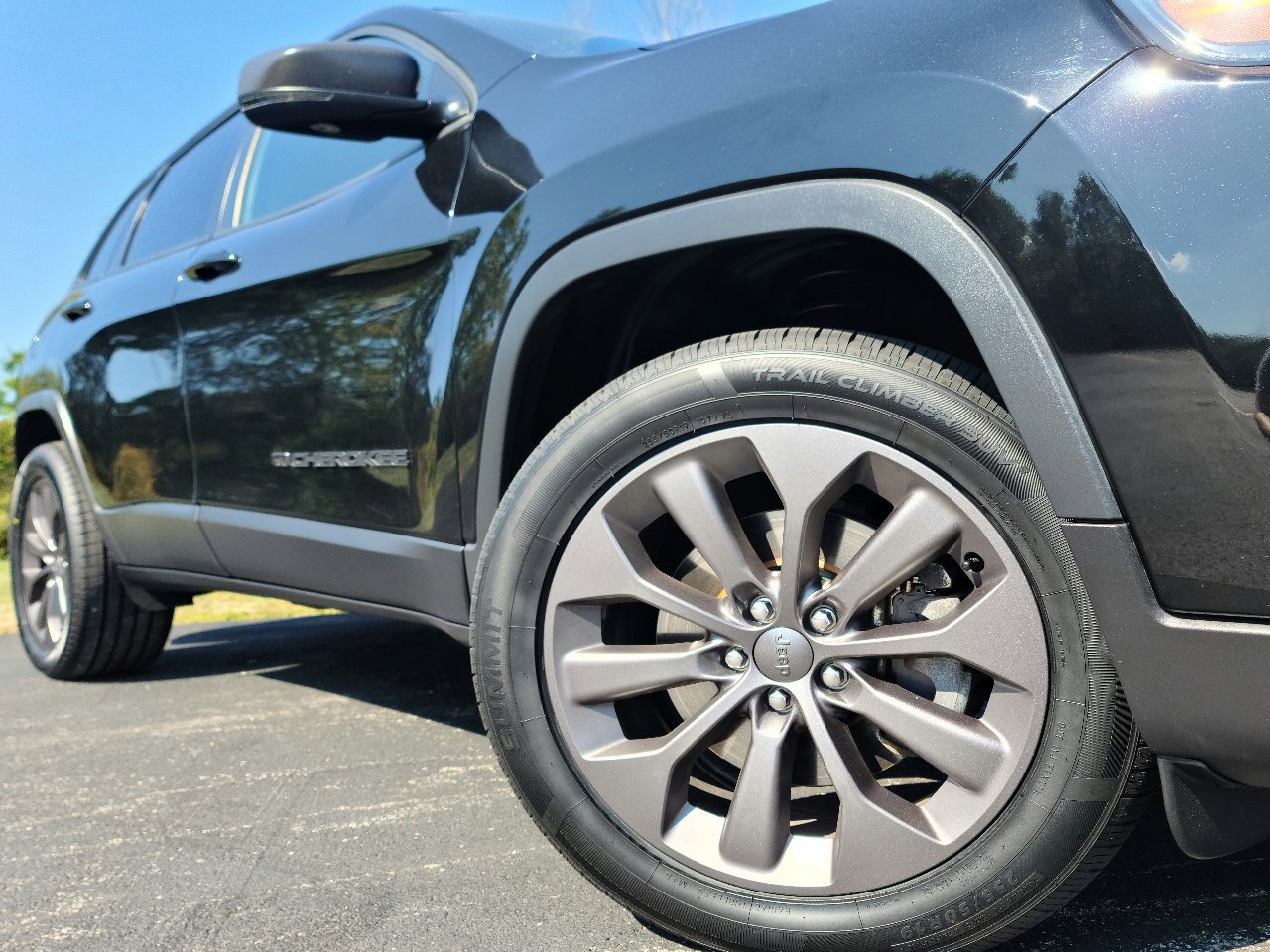 Used 2021 Jeep Cherokee Latitude Lux 80th Anniv w/ Quick Order Package 26U 80TH image 4