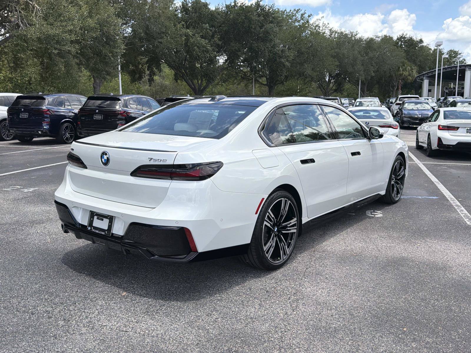 New 2026 BMW 750e xDrive w/ Executive Package AWD/4WD image 4