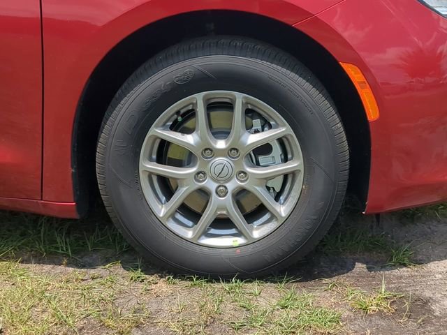New 2025 Chrysler Voyager LX image 10