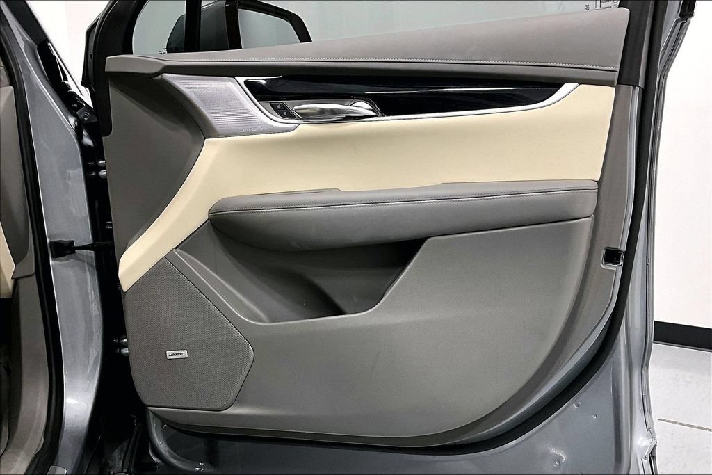 Used 2024 Cadillac XT6 Premium Luxury w/ Technology Package FWD image 23