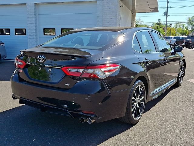 Used 2018 Toyota Camry SE w/ Moonroof Package FWD image 6