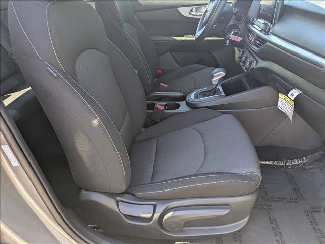 Used 2024 Kia Forte LXS w/ LXS Technology Package FWD image 19
