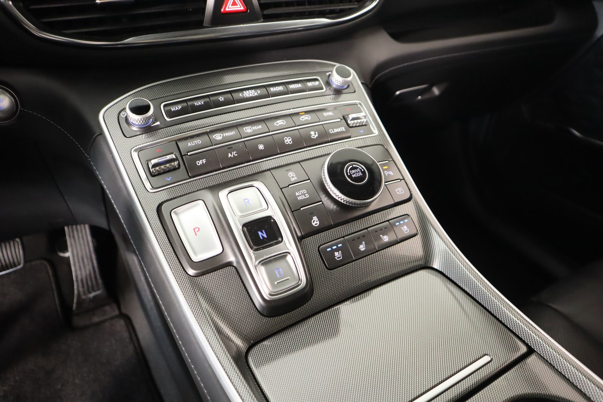 Certified 2023 Hyundai Santa Fe Limited image 9