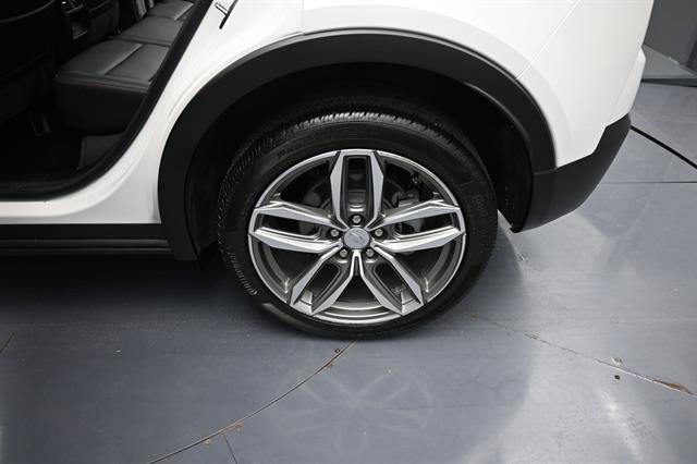 Used 2023 Cadillac XT4 Sport w/ Cold Weather Package FWD image 22