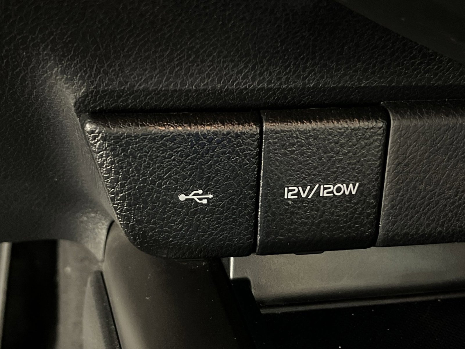 Used 2024 Toyota Camry SE image 33