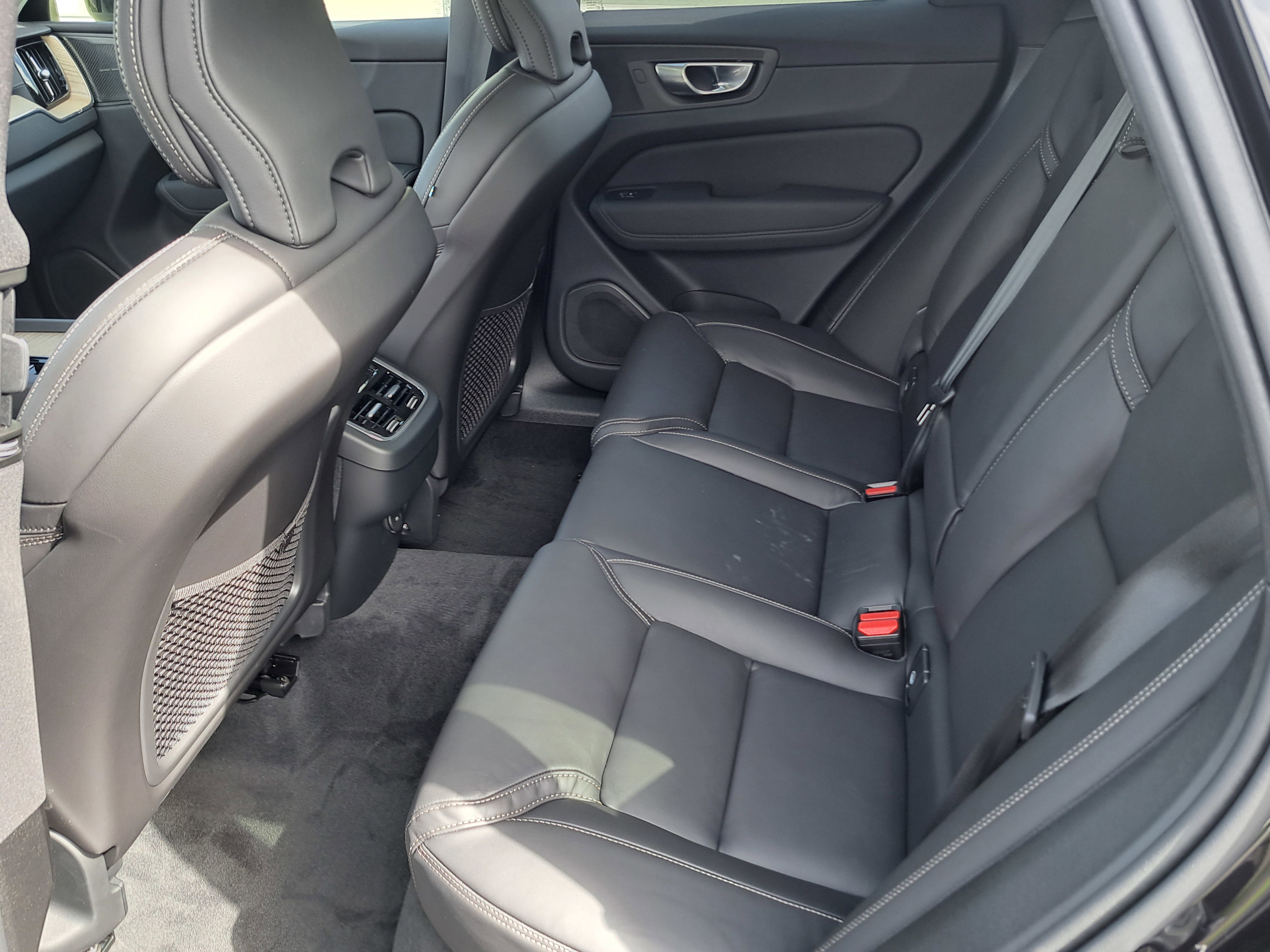 New 2026 Volvo XC60 B5 Ultra w/ Protection Package Premier image 7