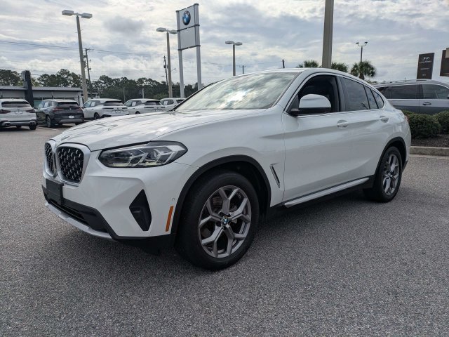 Used 2024 BMW X4 xDrive30i w/ Parking Assistance Package AWD/4WD image 8