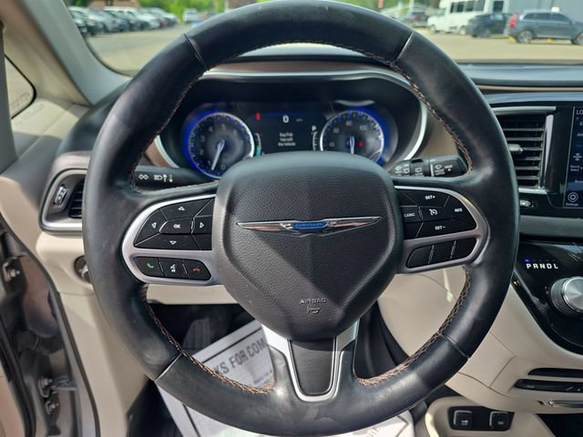 Used 2018 Chrysler Pacifica Touring-L Plus FWD image 14