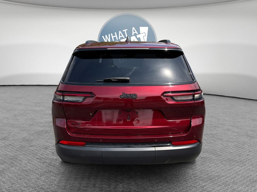 Used 2024 Jeep Grand Cherokee L Altitude AWD/4WD image 5