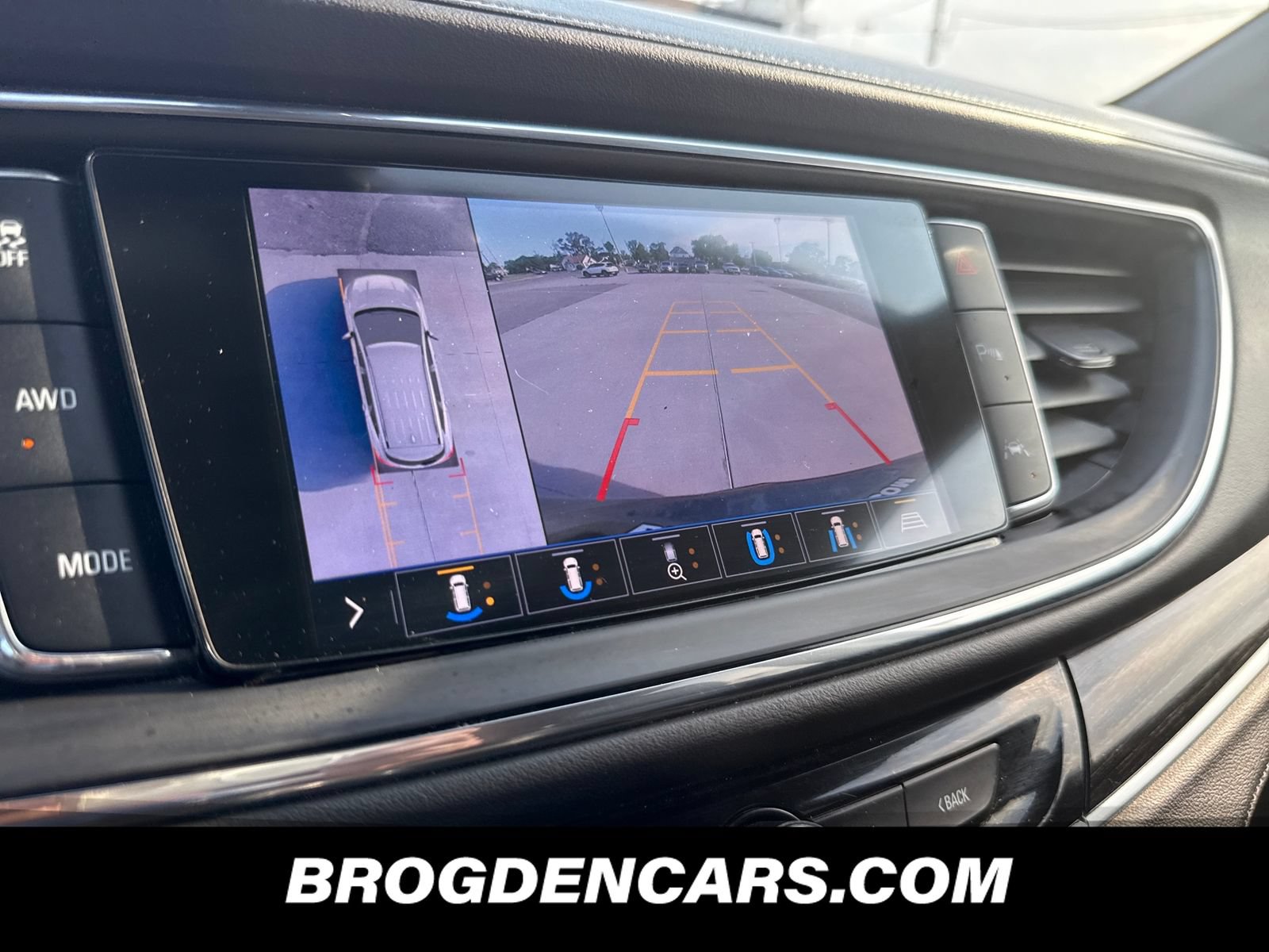 Used 2020 Buick Enclave Avenir w/ Avenir Technology Package AWD/4WD image 6