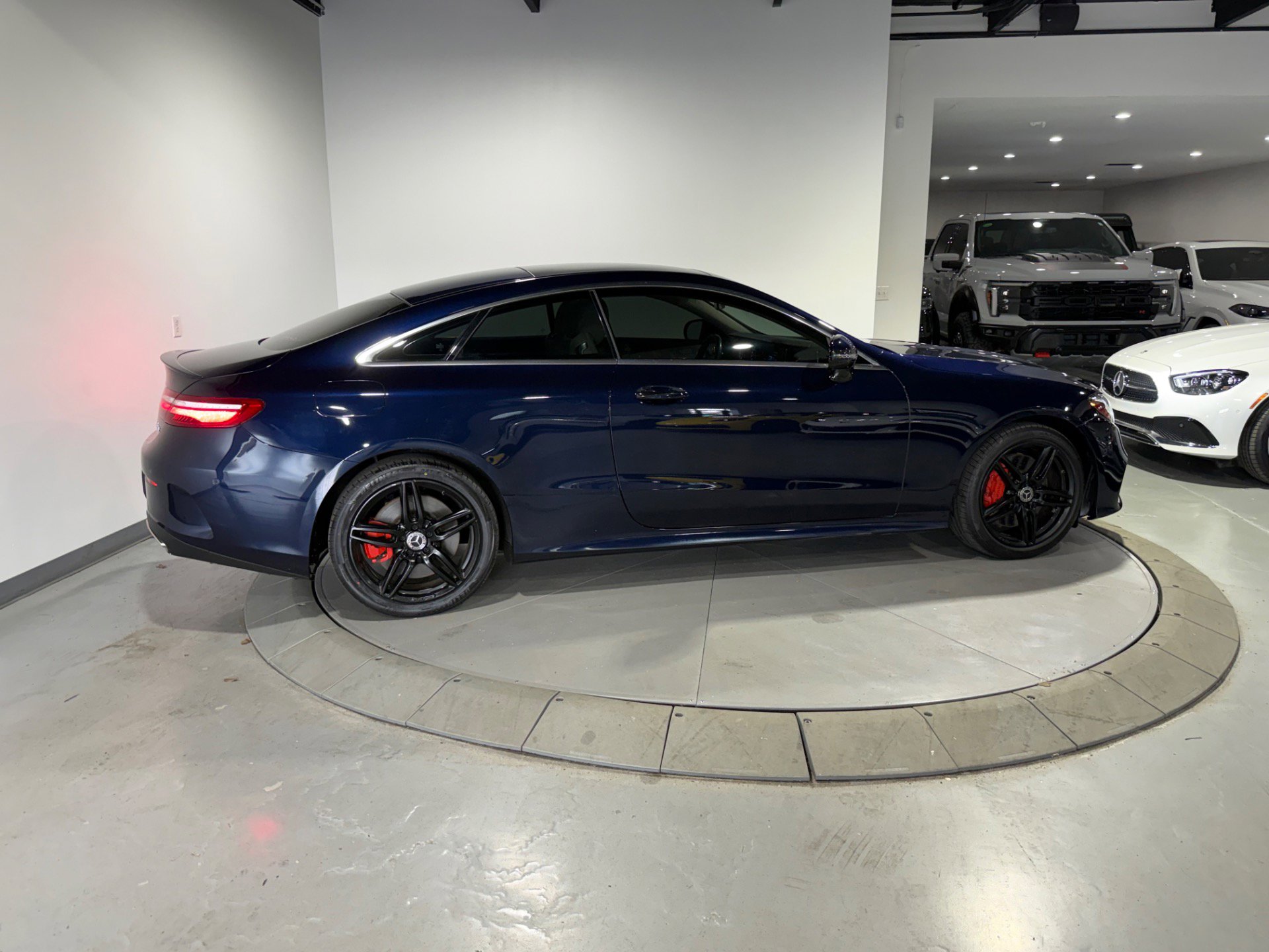 Used 2018 Mercedes-Benz E 400 4MATIC Coupe image 12