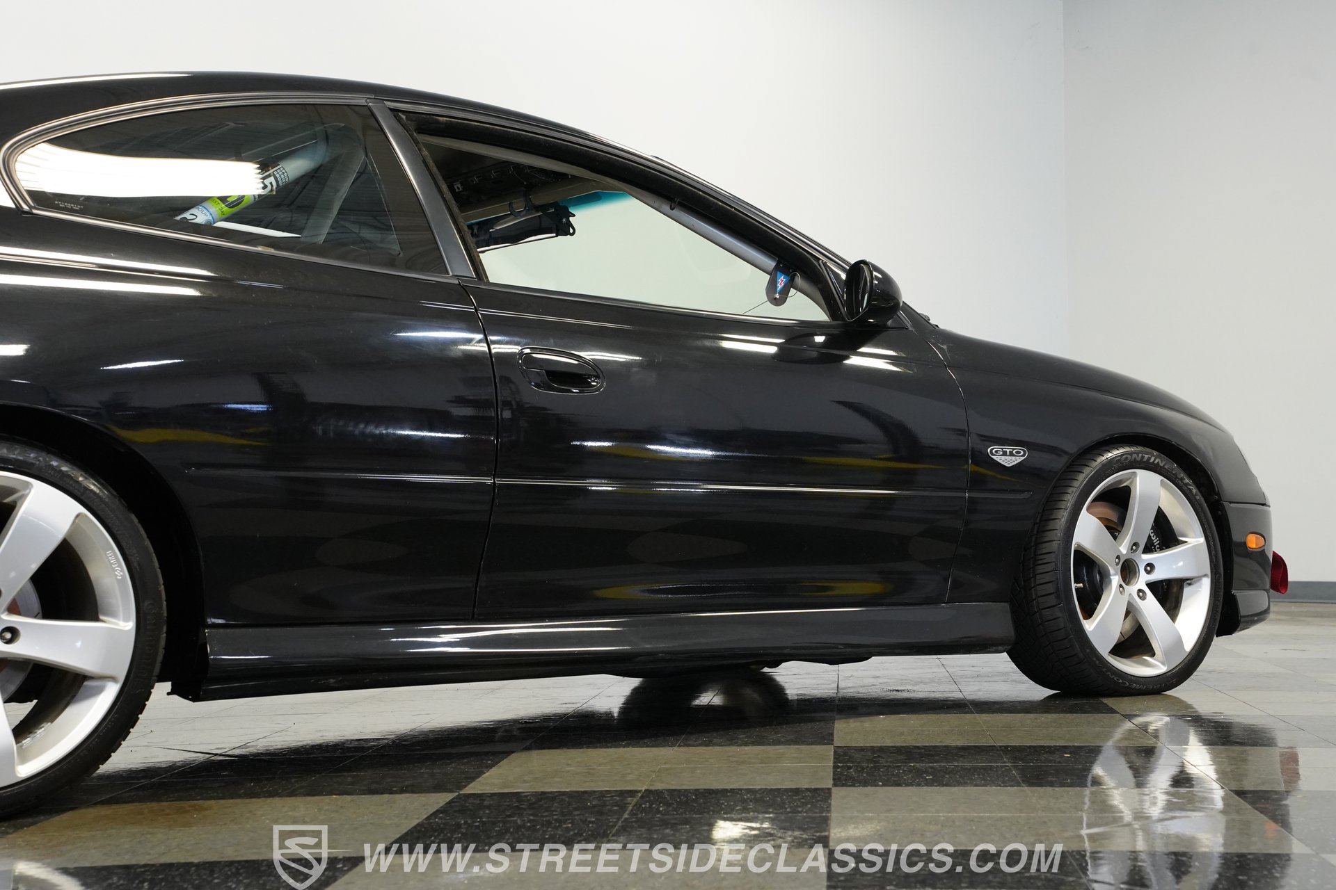 Used 2005 Pontiac GTO RWD image 29