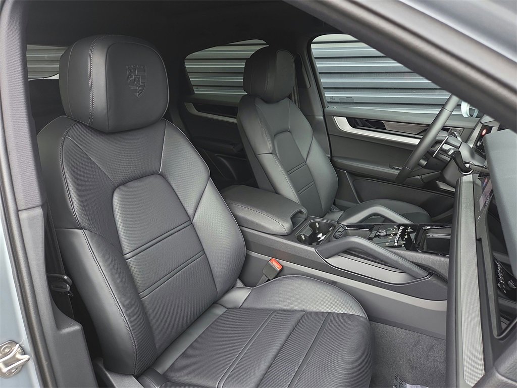New 2026 Porsche Cayenne S image 19