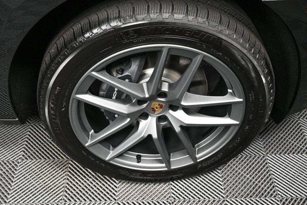 Certified 2026 Porsche Macan image 39