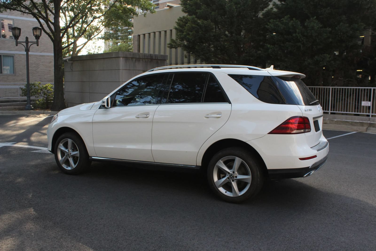 Used 2017 Mercedes-Benz GLE 350 4MATIC w/ Premium 1 Package image 9