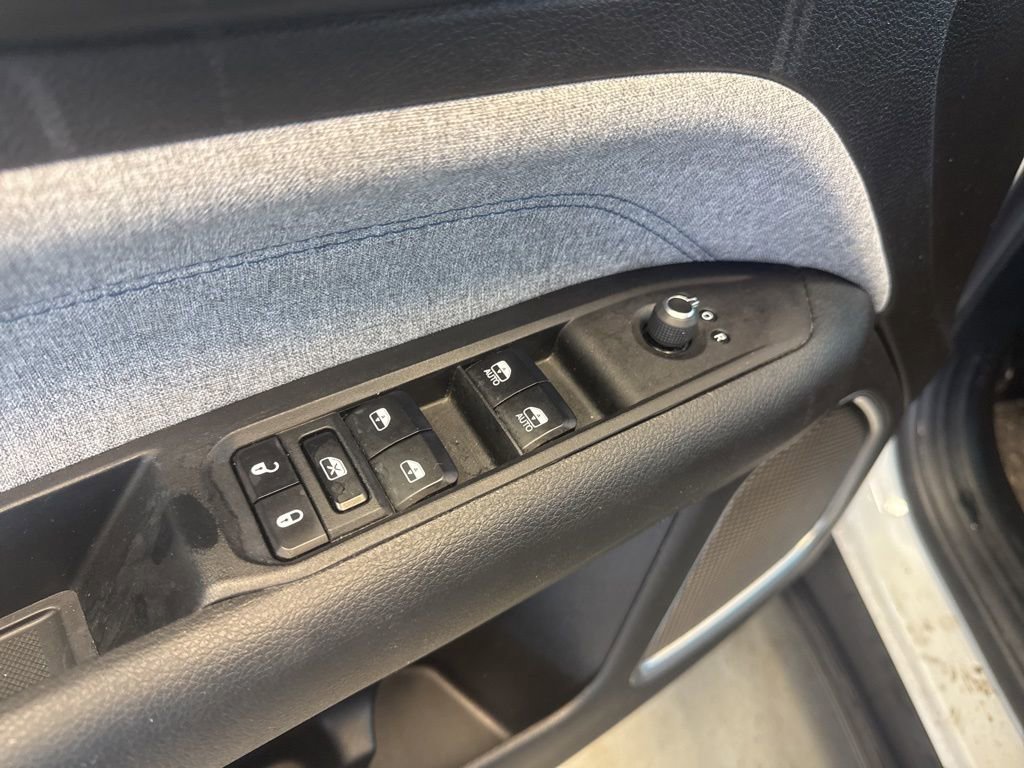 Used 2023 Jeep Compass Latitude w/ Convenience Group image 11