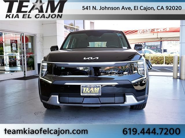 Certified 2024 Kia EV9 Light Long Range RWD image 4