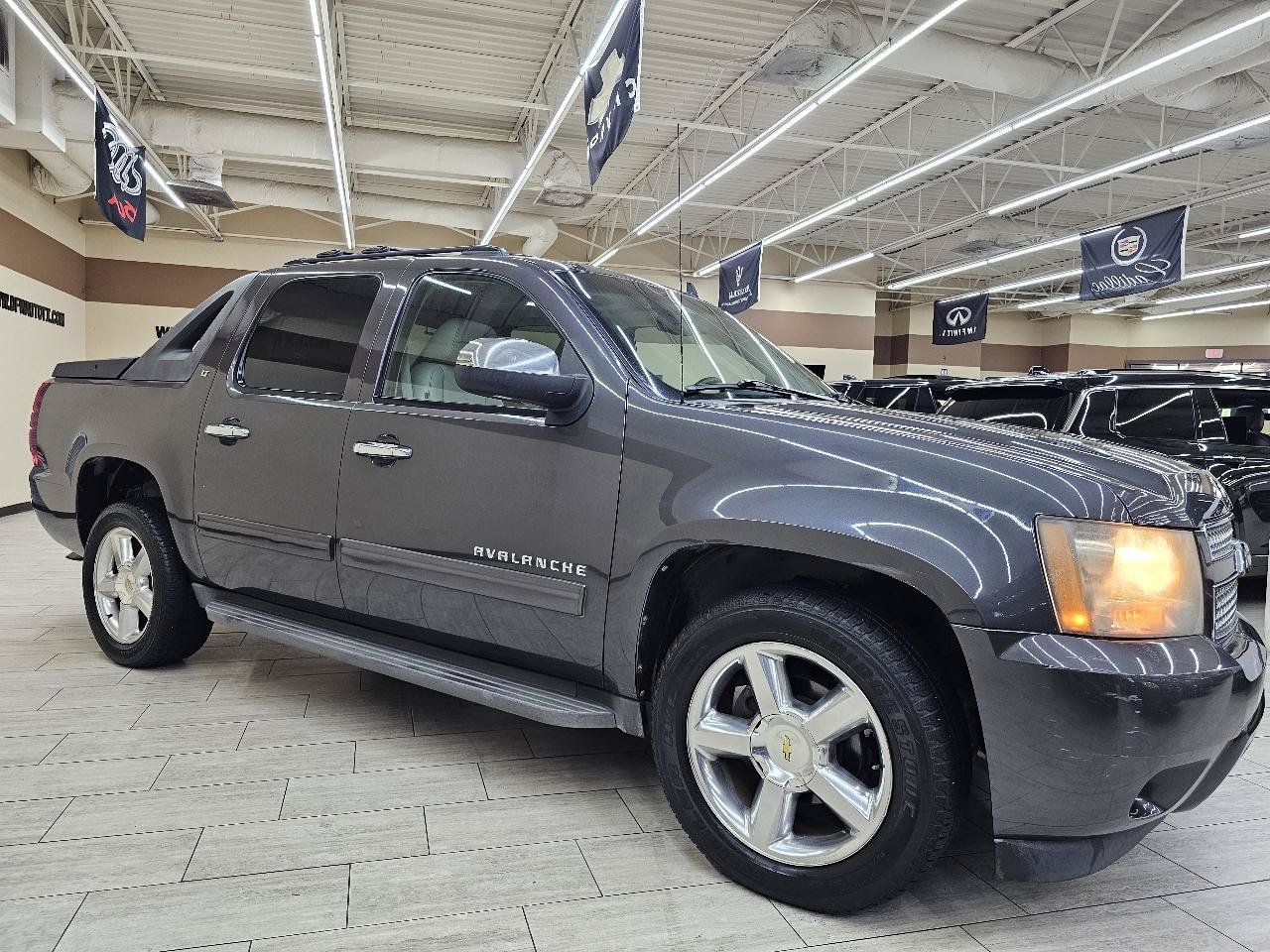 Used 2011 Chevrolet Avalanche LT w/ Regional Value Package RWD image 4