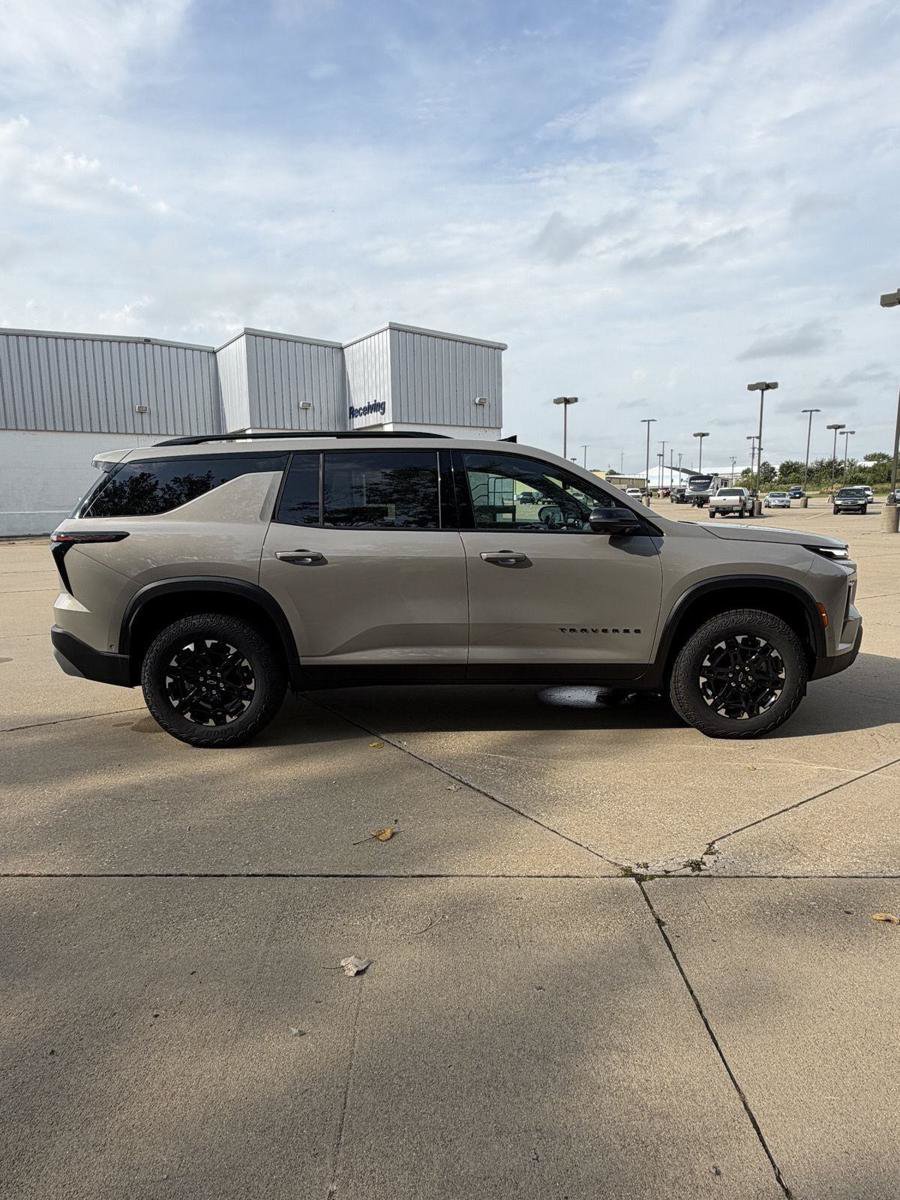 New 2027 Chevrolet Traverse Z71 w/ Enhanced Driving Package AWD/4WD image 26
