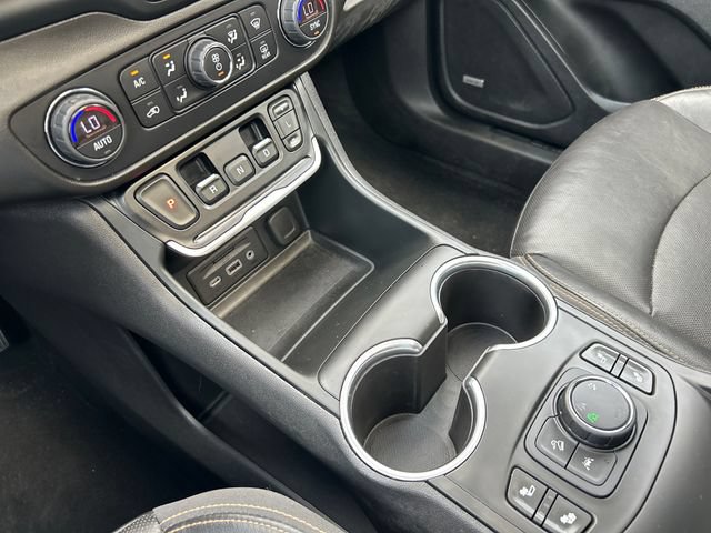 Used 2021 GMC Terrain SLT w/ Infotainment Package II AWD/4WD image 15