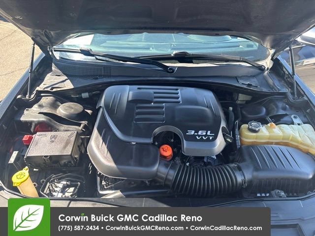 Used 2015 Chrysler 300 C Platinum w/ Harman/Kardon Audio Group AWD/4WD image 29