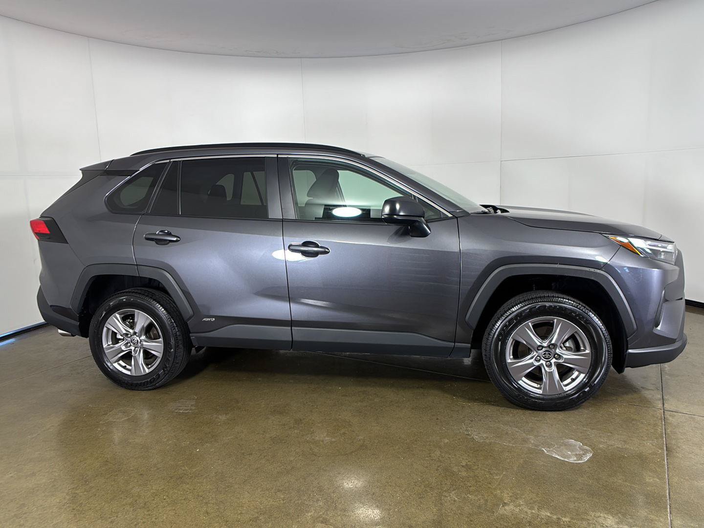 Used 2025 Toyota RAV4 LE AWD/4WD image 10