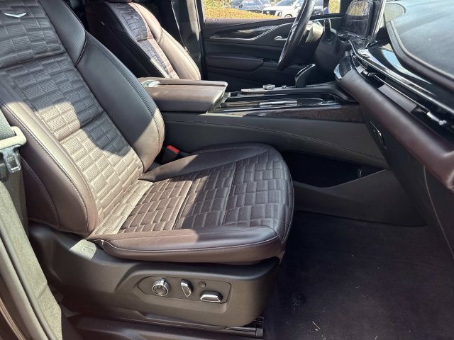 Certified 2024 Cadillac Escalade ESV Sport Platinum w/ LPO, ONYX Package AWD/4WD image 9